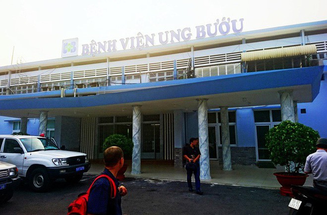 Nghe lời cò đi mổ ung thư buồng trứng chui, bà mẹ trẻ 2 con phải đánh đổi bằng mạng sống của chính mình - Ảnh 2. Nghe lời cò đi mổ ung thư buồng trứng 'chui', bà mẹ trẻ 2 con phải đánh đổi bằng mạng sống của chính mình 2