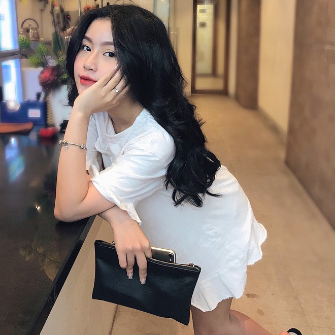 Xinh như búp bê và có nụ cười tươi rói, cô bạn sinh năm 1998 này đang cực hot trên Instagram Việt Nam - Ảnh 8.
