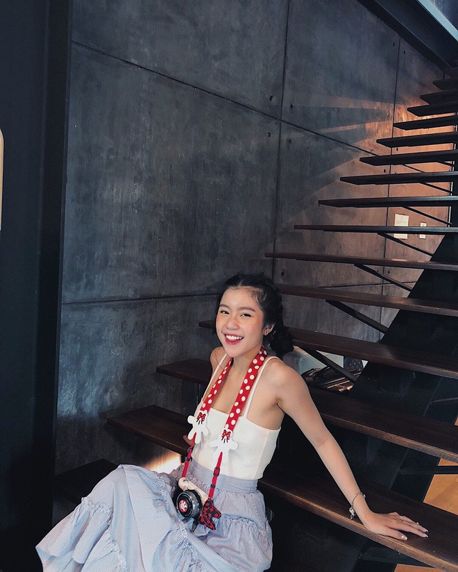 Xinh như búp bê và có nụ cười tươi rói, cô bạn sinh năm 1998 này đang cực hot trên Instagram Việt Nam - Ảnh 9.