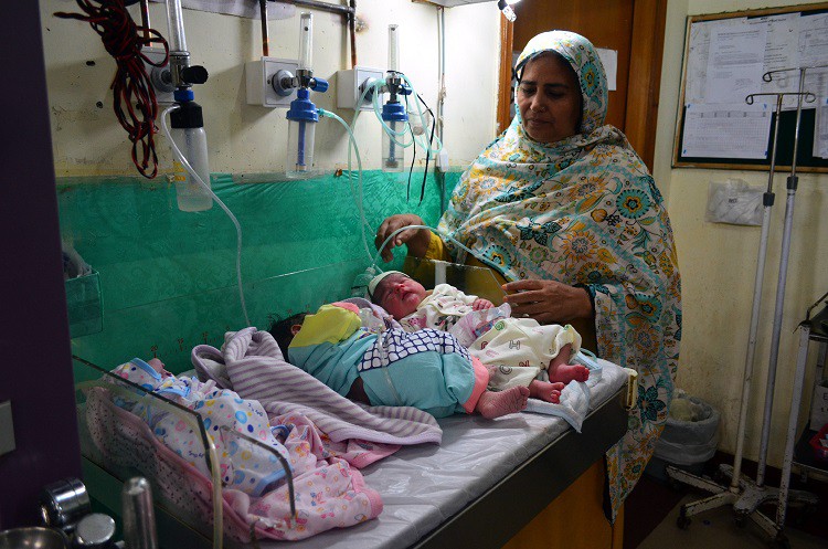 Con số gây sốc: 345 trẻ sơ sinh bị vứt tại bãi rác khắp Pakistan chỉ trong vòng hơn 1 năm, 99% là bé gái - Ảnh 2.