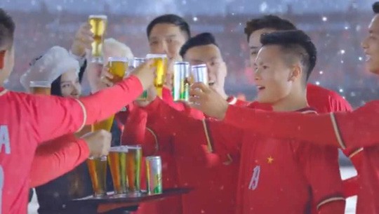 Quang Hải lên tiếng vụ quảng cáo bia mặc áo đội tuyển quốc gia - Ảnh 1.