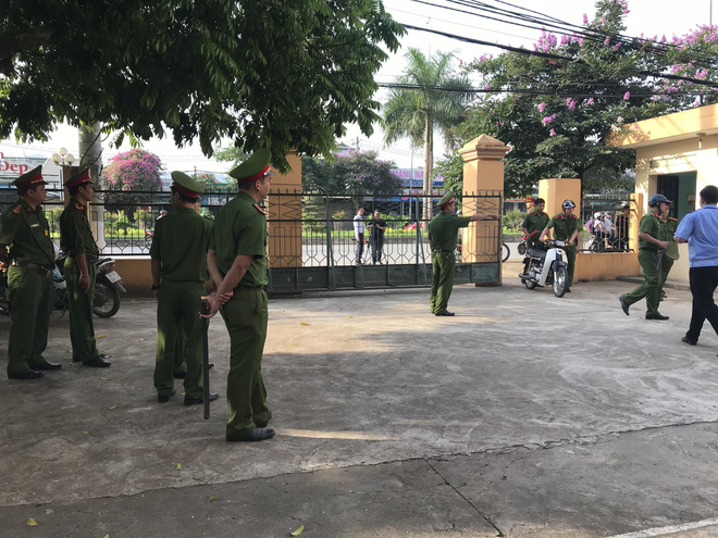 Đang xét xử vụ 8 người tử vong trong khi chạy thận tại Hoà Bình 6 Đang xét xử vụ 8 người tử vong trong khi chạy thận tại Hoà Bình 6