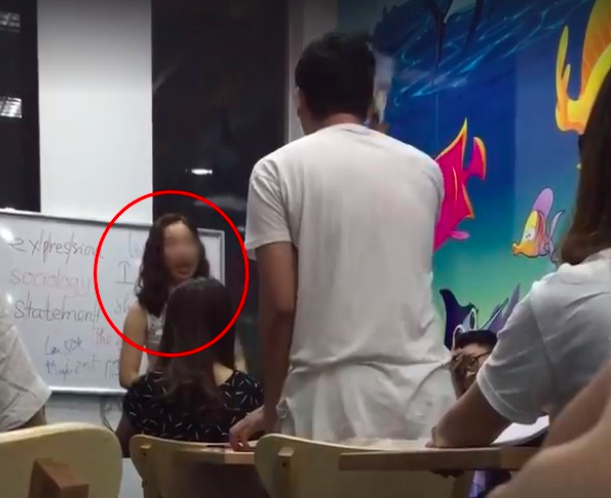 Cô giáo chửi học viên con lợn bất ngờ livestream đáp trả cộng đồng: Cảm ơn vì các bạn còn chửi, nghĩa là còn nhớ đến tôi! - Ảnh 2. Cô giáo chửi học viên bất ngờ livestream đáp trả cộng đồng: Cảm ơn vì các bạn còn chửi, nghĩa là còn nhớ đến tôi! 2