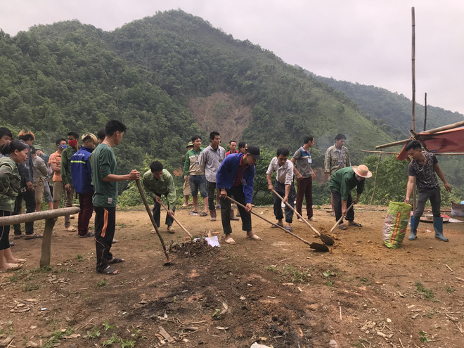 Bố nghi phạm giết 4 người ở Cao Bằng: Vay mượn tiền mua 4 chiếc quan tài cho bị hại - Ảnh 2. Bố nghi phạm giết 4 người ở Cao Bằng: Vay mượn tiền mua 4 chiếc quan tài cho bị hại 2
