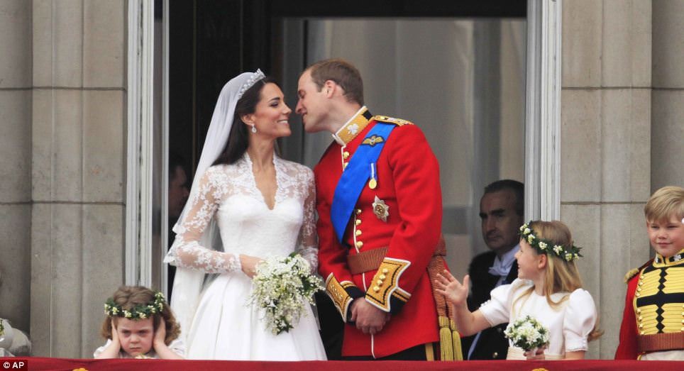Đám cưới Hoàng gia tưởng chừng hoàn hảo tuyệt đối vẫn xảy ra không ít sự cố “dở khóc dở cười” đi vào lịch sử 10