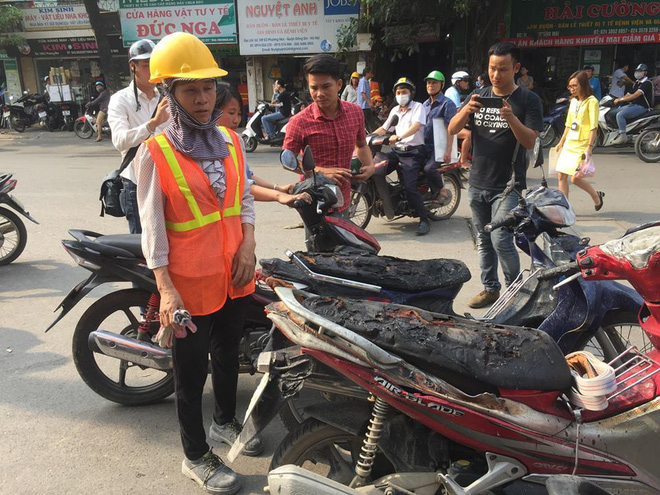Cháy công trình xây dựng ở Bệnh viện Việt Pháp, hàng chục xe máy hư hỏng 1 Cháy công trình xây dựng ở Bệnh viện Việt Pháp, hàng chục xe máy hư hỏng 1