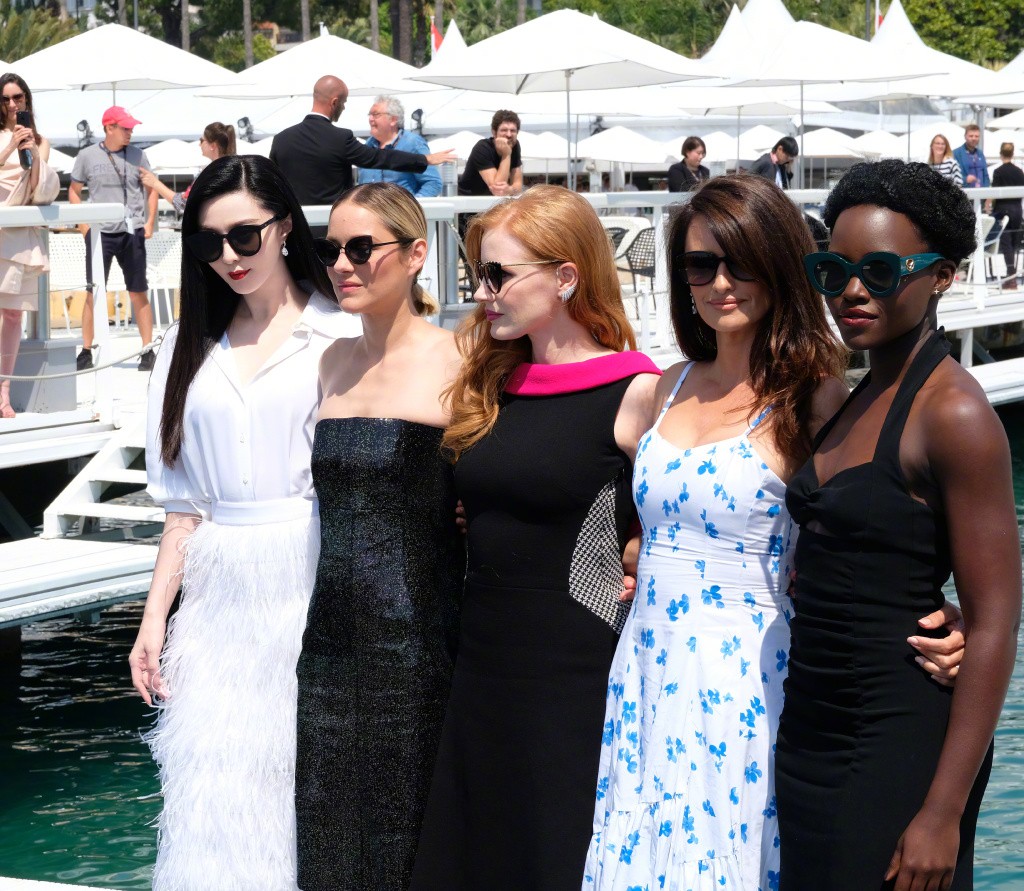 Khoảnh khắc gây sốt: Phạm Băng Băng 'trắng bật tông' so với dàn mỹ nhân quốc tế hạng A tại Cannes 5