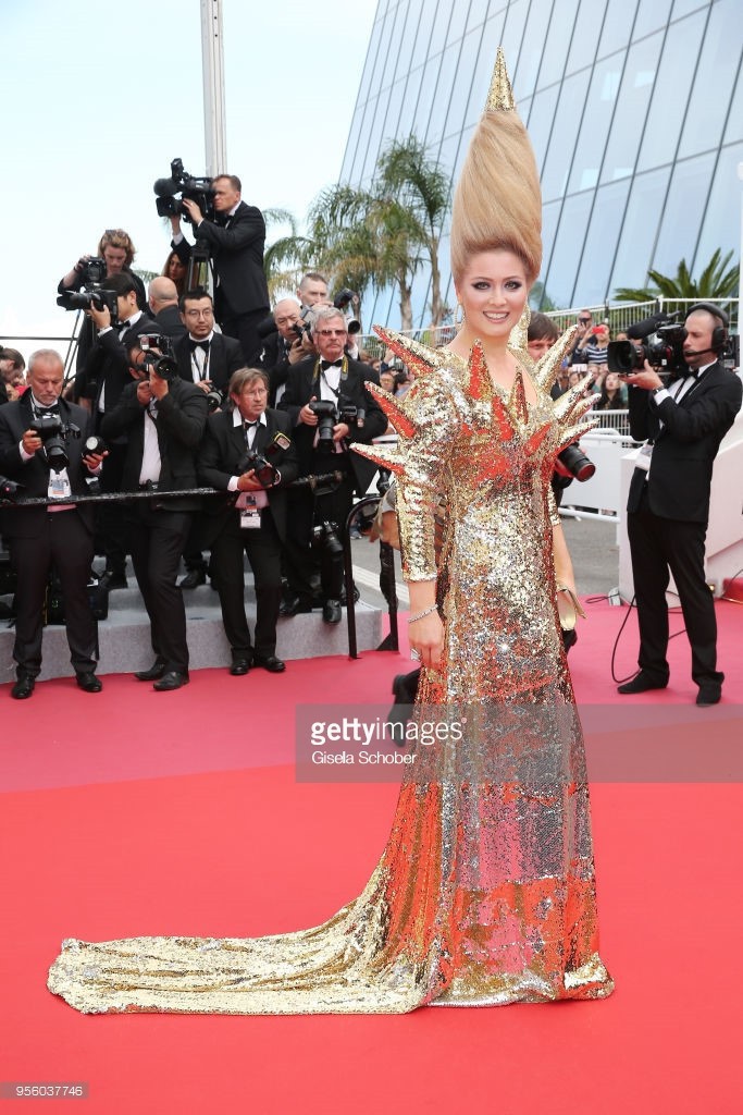 Khi thảm đỏ Cannes trở thành cái chợ của những mỹ nhân Âu - Á không ai biết tên bon chen bằng được - Ảnh 15.