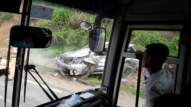Tai nạn liên hoàn ở dốc Cun, xe tải đè xe máy làm ba người thương vong - Ảnh 5.