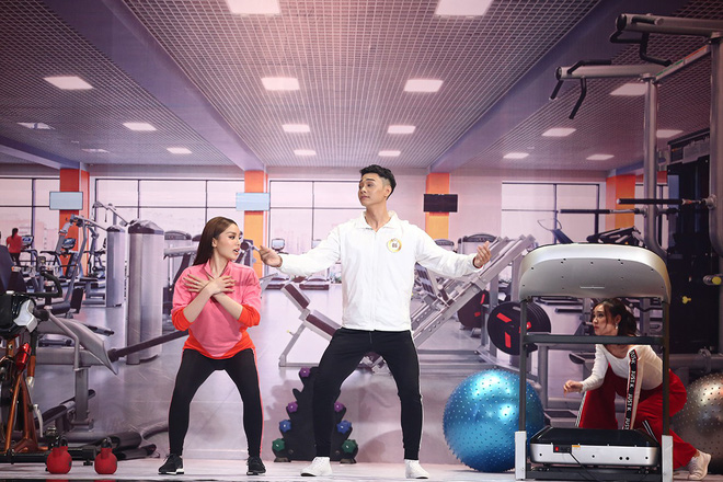 Kỳ Duyên mặc gợi cảm, tập thể dục khêu gợi trên truyền hình - Ảnh 5. Kỳ Duyên mặc gợi cảm, tập thể dục 'khêu gợi' trên truyền hình 4