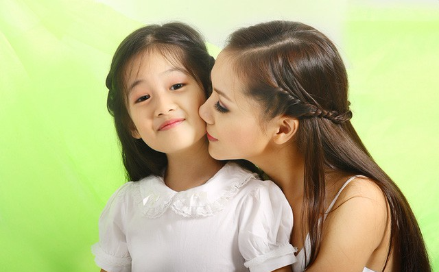 Học sinh hôn nhau nơi công cộng: Nếu trong clip ấy là con của bạn? - Ảnh 4. Học sinh hôn nhau nơi công cộng: Nếu trong clip ấy là con của bạn? - Ảnh 4.