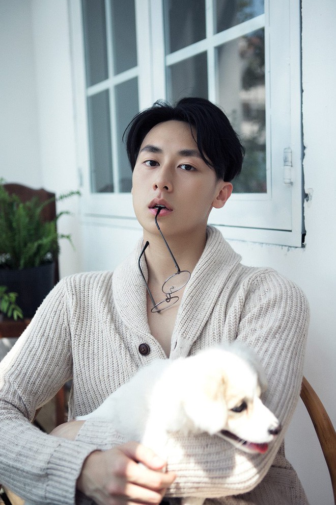Xuất hiện clip Rocker Nguyễn gầy gò, xuống sắc không nhận ra 1 Xuất hiện clip Rocker Nguyễn gầy gò, xuống sắc không nhận ra 1