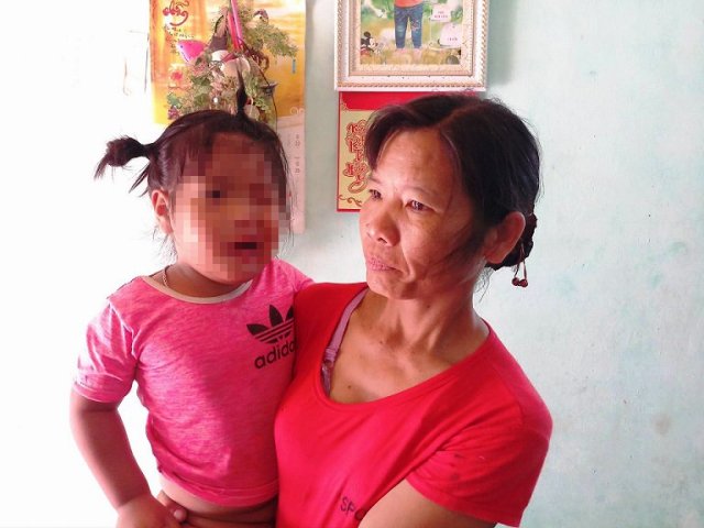 Cô giáo bị tố đánh bé mầm non méo miệng: Không có dấu vết của thương tích - ảnh 1 Hình ảnh Cô giáo bị tố đánh bé mầm non méo miệng: Không có dấu vết của thương tích số 1