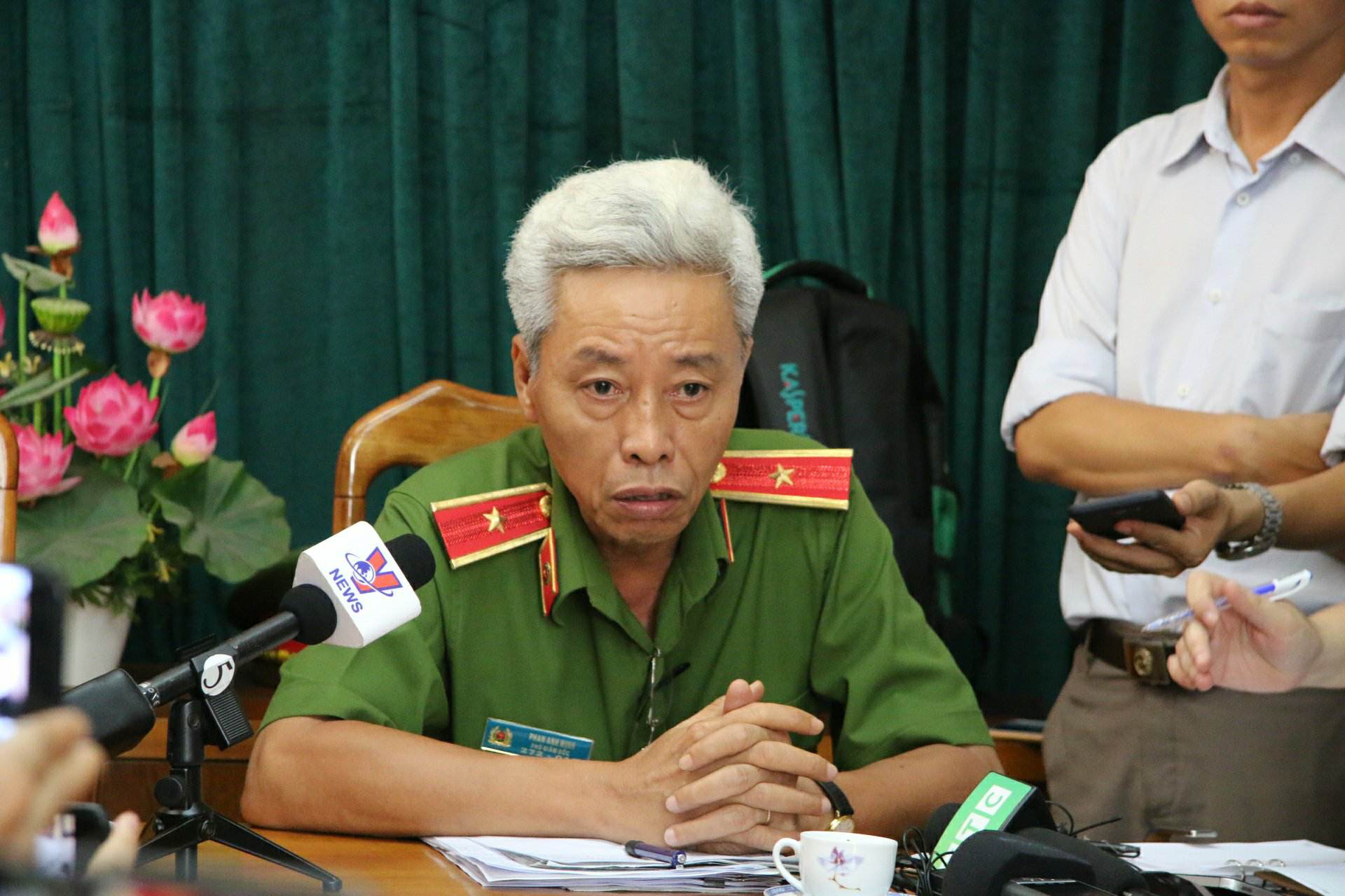 Công an TP.HCM công bố lời khai 2 nghi can vụ đâm thương vong 5 hiệp sĩ đường phố - ảnh 4 Hình ảnh Công an TP.HCM công bố lời khai 2 nghi can vụ đâm thương vong 5 hiệp sĩ đường phố số 4