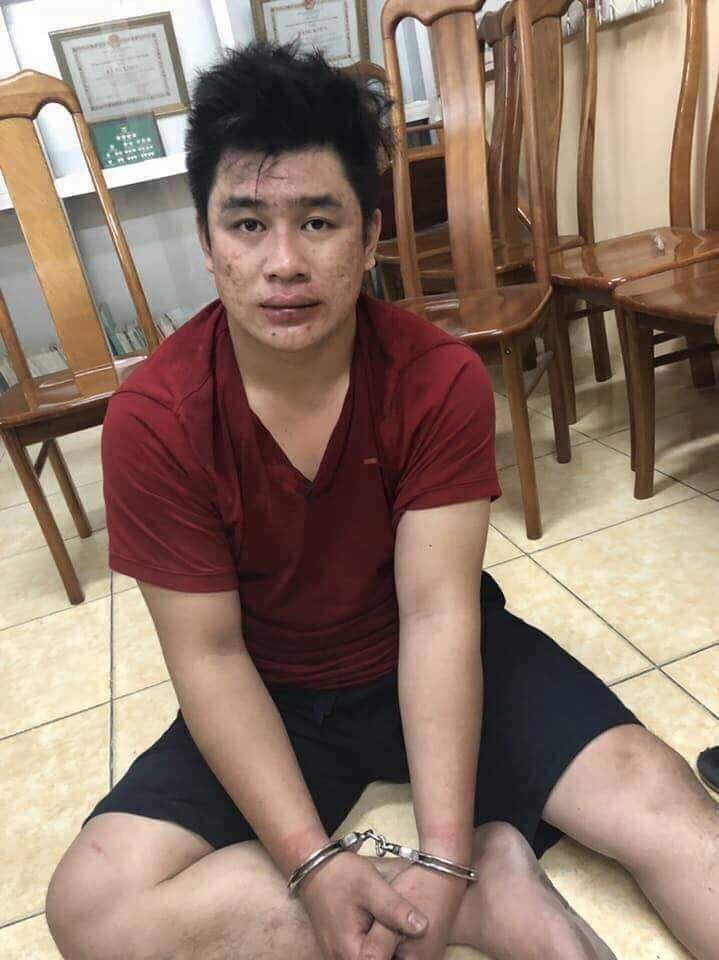 Tài mụn cầm dao đâm thương vong 5 hiệp sĩ ở Sài Gòn, quá trình gây án chỉ 13 giây - Ảnh 1. Vụ 5 hiệp sĩ bị đâm thương vong: Tài 'mụn' rút dao gây án quá nhanh, chỉ 13 giây 1