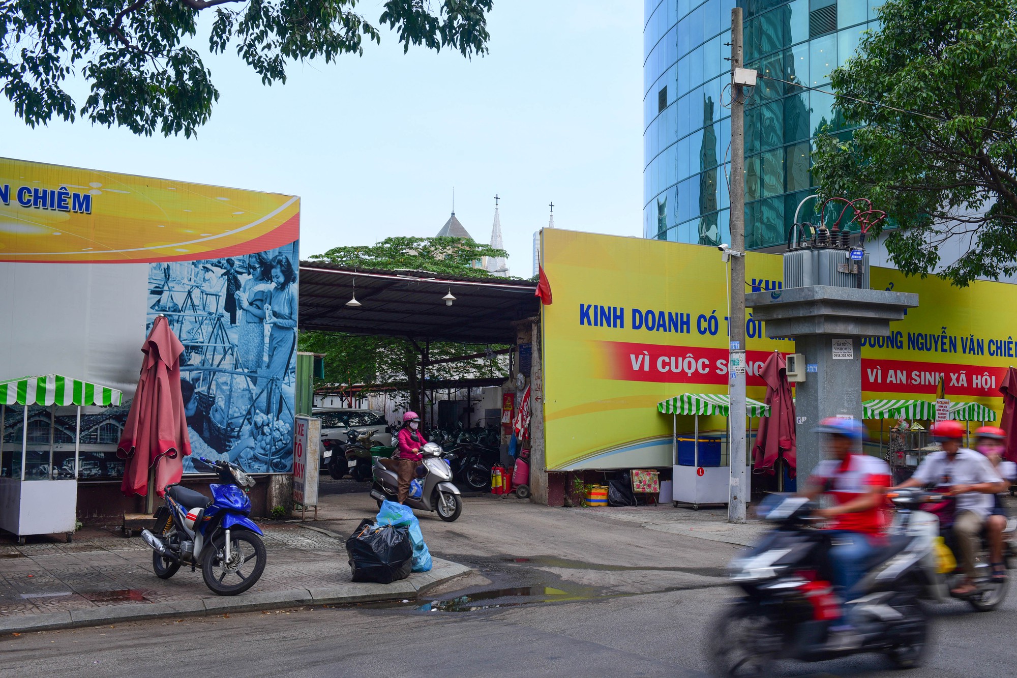 Cận cảnh khu đất vàng 5.000 m2 giữa Sài Gòn được cựu phó chủ tịch Nguyễn Thành Tài cho thuê giá rẻ - Ảnh 12. Cận cảnh khu đất vàng 5.000 m2 giữa Sài Gòn được cựu phó chủ tịch Nguyễn Thành Tài cho thuê giá rẻ - Ảnh 12.