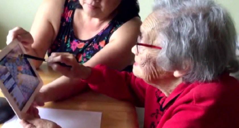 Bà lão 90 tuổi được cứu sống một cách kỳ diệu cũng nhờ nghiện chơi trò xếp chữ - Ảnh 1.
