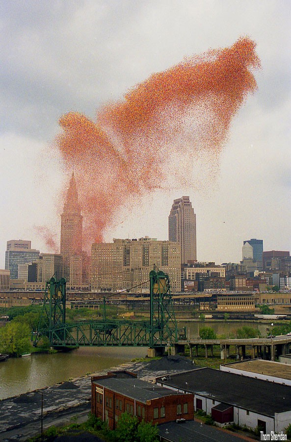 Lễ hội bóng bay Cleveland 1986: Sự kiện hoành tráng bỗng hóa thành thảm họa chết người sau khi 1,5 triệu quả bóng bay được thả - Ảnh 4.