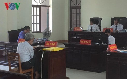 Thẩm phán xử Nguyễn Khắc Thủy dâm ô trẻ em: Không ngờ dư luận phản ứng kinh khủng vậy - Ảnh 2. Thẩm phán xử Nguyễn Khắc Thủy dâm ô trẻ em: Không ngờ dư luận phản ứng kinh khủng vậy - Ảnh 2.