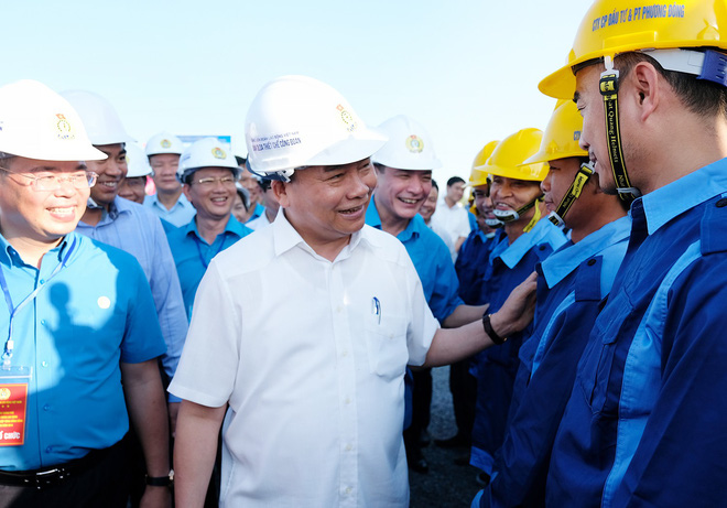 Thủ tướng thăm khu trọ của công nhân tại Hà Nam - Ảnh 2.