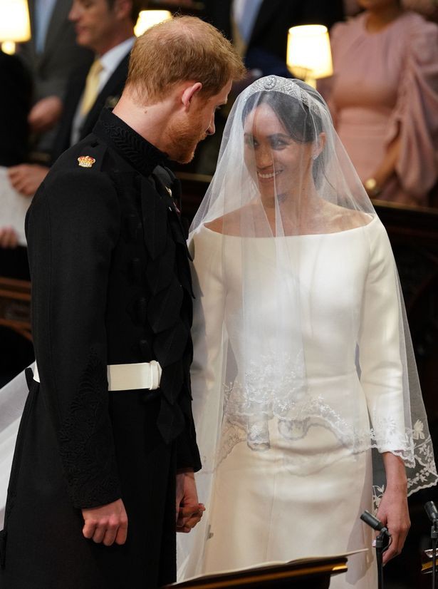 Những khoảnh khắc lãng mạn nhất trong đám cưới Hoàng tử Anh - Ảnh 1.