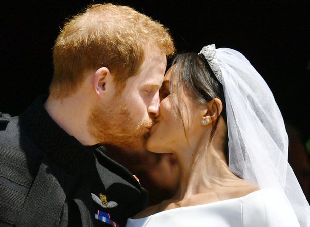 Những khoảnh khắc lãng mạn nhất trong đám cưới Hoàng tử Anh - Ảnh 6.