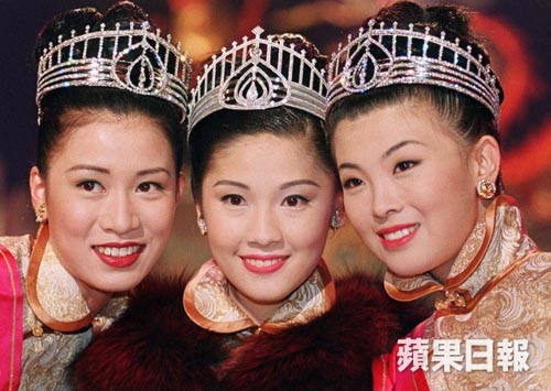 Hoa hậu Hồng Kông 1997 khoe món phở gà, đội nón lá dạo biển Đà Nẵng - Ảnh 10.