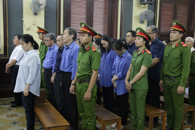 Đề nghị 30 năm tù đối với đại gia Hứa Thị Phấn, Công ty Phương Trang phải trả hơn 4.000 tỷ đồng - Ảnh 1.