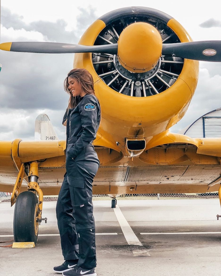 Chiêm ngưỡng nhan sắc xinh đẹp của những nữ phi công hot nhất MXH thế giới - Ảnh 5.
