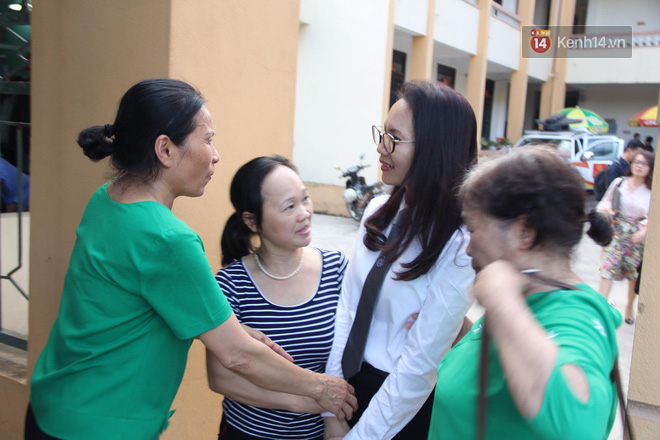 Nữ luật sư bào chữa bác sĩ Hoàng Công Lương bật khóc giữa toà: Tôi uất ức vì công lý không được thực thi - Ảnh 2. Nữ luật sư bào chữa bác sĩ Hoàng Công Lương bật khóc giữa toà: 'Tôi uất ức vì công lý không được thực thi' 2