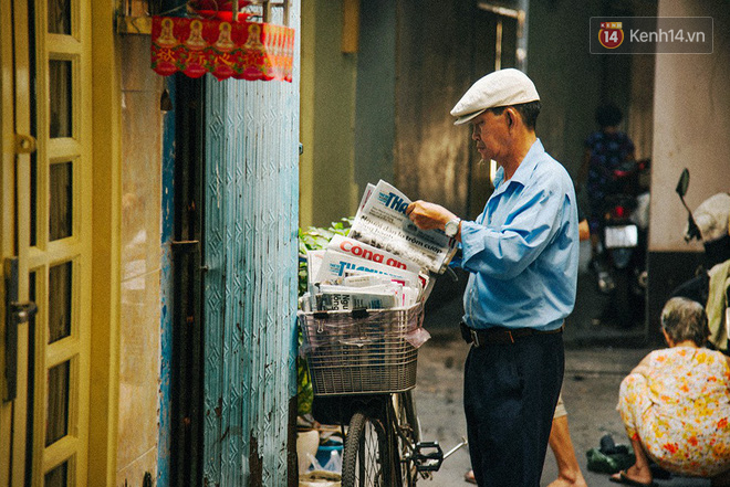 Người đàn ông giao báo bằng xe đạp cuối cùng ở Sài Gòn: Vội làm gì giữa cuộc đời hối hả - Ảnh 2.