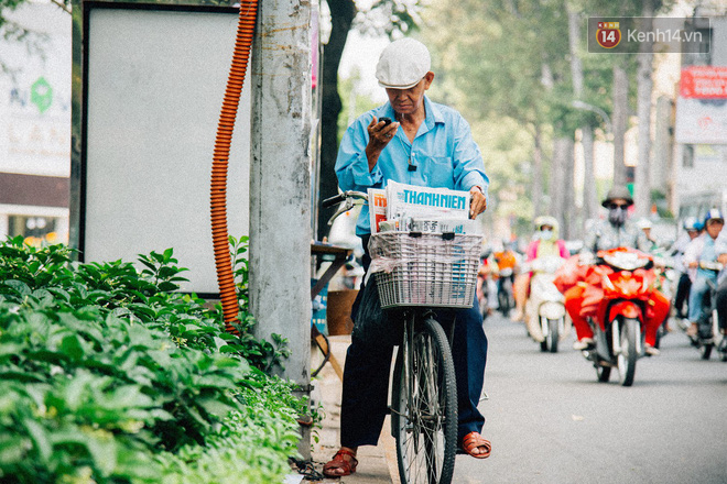 Người đàn ông giao báo bằng xe đạp cuối cùng ở Sài Gòn: Vội làm gì giữa cuộc đời hối hả - Ảnh 6.