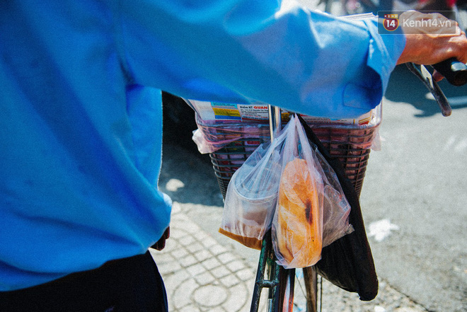Người đàn ông giao báo bằng xe đạp cuối cùng ở Sài Gòn: Vội làm gì giữa cuộc đời hối hả - Ảnh 9.