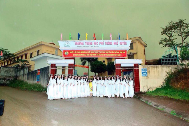 Bị nhóm học sinh lớp 12 phàn nàn khi nhận bộ ảnh Bị nhóm học sinh lớp 12 phàn nàn khi nhận bộ ảnh