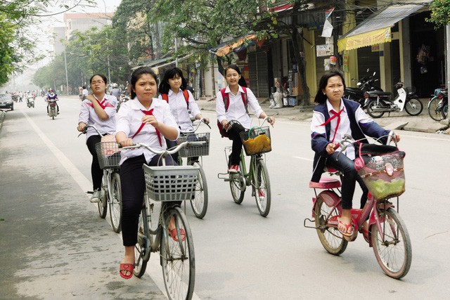 Cha mẹ Việt kỳ lạ nhất thế giới: Trẻ thì đọ xe đọ nhà, già thì đọ con, lấy bảng điểm, trường học của con làm thước đo thể diện 1
