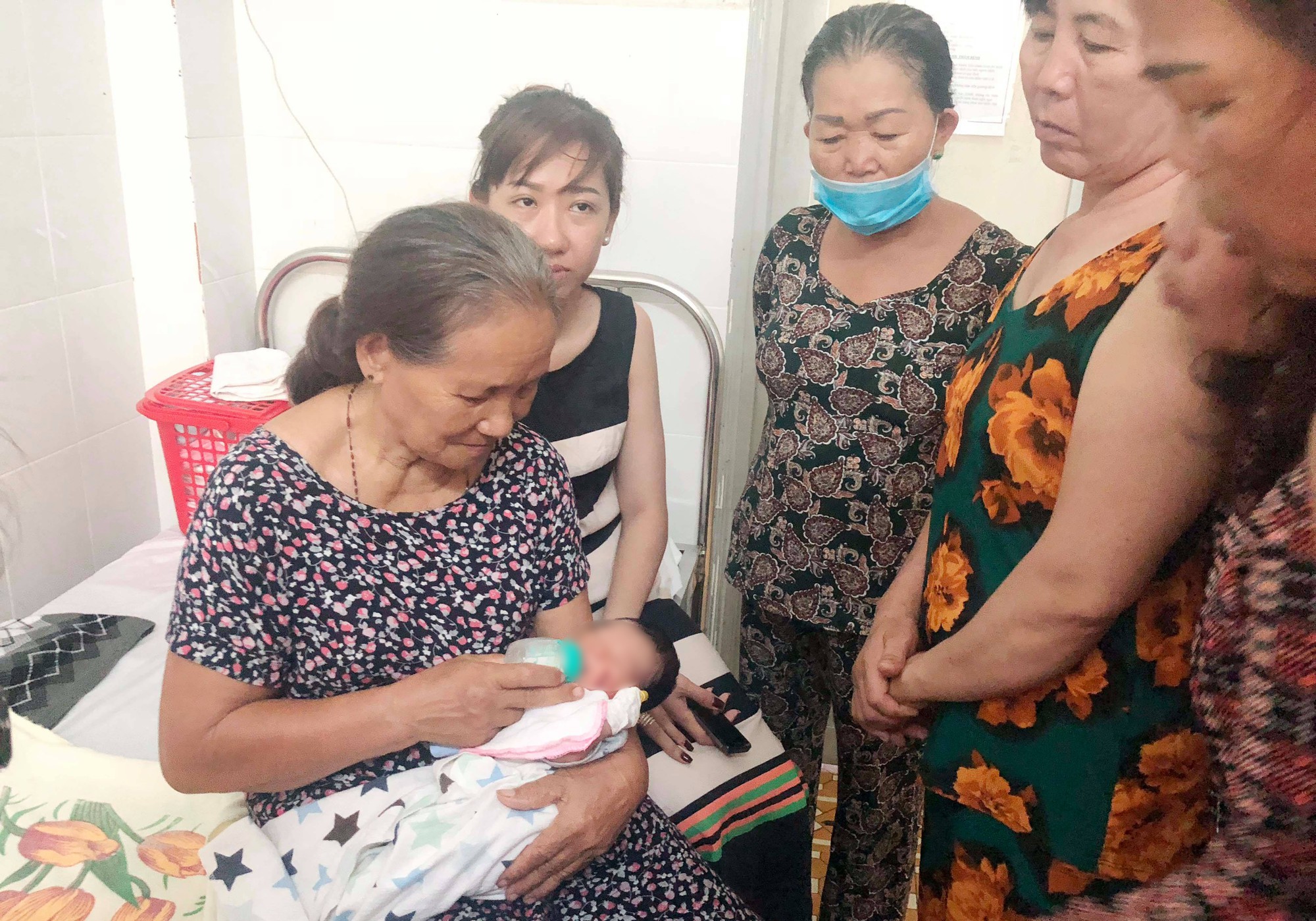 Vụ bé sơ sinh nghi bị chôn sống ở Bình Thuận: Một người phụ nữ nhận là mẹ và chôn sống con khi vừa mới sinh ra - Ảnh 3.