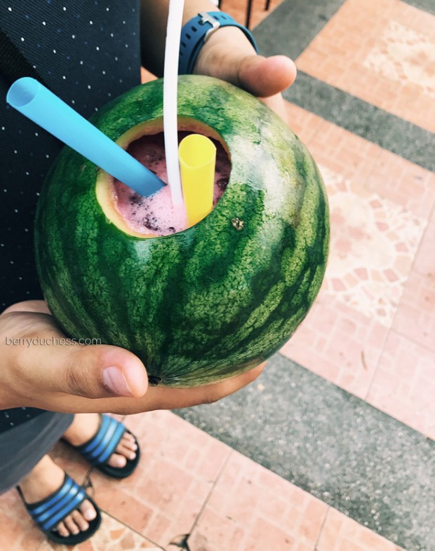 Trời hè nóng nực mà có món dưa hấu uống trực tiếp từ quả của Malaysia thì đúng là không còn gì tuyệt hơn - Ảnh 7. Trời hè nóng nực mà có món dưa hấu uống trực tiếp từ quả của Malaysia thì đúng là không còn gì tuyệt hơn 7