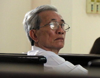 Hủy bản án phúc thẩm vụ dâm ô trẻ em ở Vũng Tàu, phạt ông Nguyễn Khắc Thủy 3 năm tù - Ảnh 2.