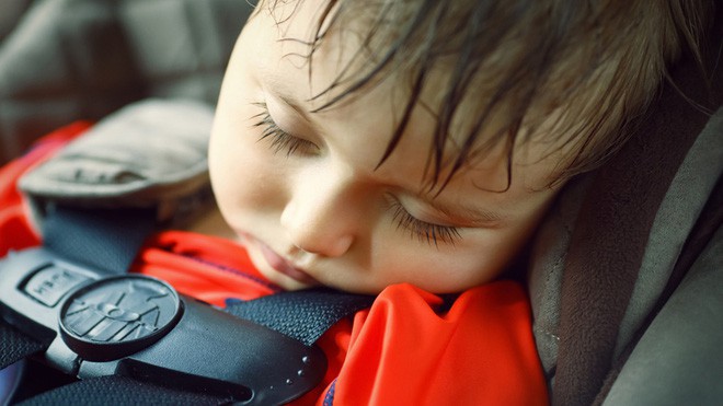 Đậu ô tô ngoài trời nắng: Nguy cơ sốc nhiệt đến tử vong cho trẻ nhỏ - Ảnh 3.