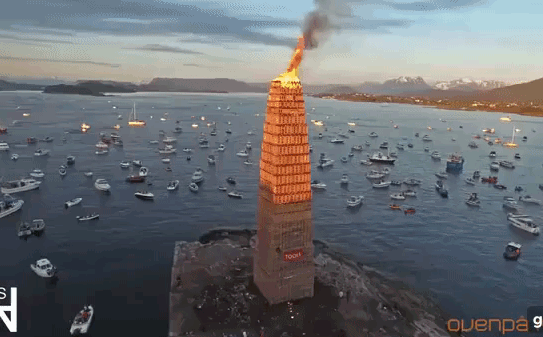Lễ hội kỳ lạ ở Na Uy: Tốn công xây tháp cao gần 50m rồi đốt trụi 2 ngày mới hết