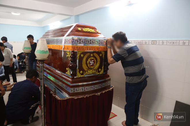 Vụ cô gái bị bạn trai cũ phân xác ở Sài Gòn: Chồng sắp cưới không đứng vững, liên tục gào khóc gọi tên người yêu trong tuyệt vọng - Ảnh 8. Vụ cô gái bị bạn trai cũ phân xác ở Sài Gòn: Chồng sắp cưới không đứng vững, liên tục gào khóc gọi tên người yêu trong tuyệt vọng 8