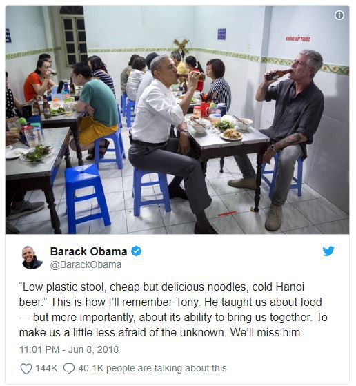 Cựu tổng thống Mỹ Obama đăng tải hình ảnh ăn bún chả ở Việt Nam, bày tỏ thương tiếc tới Anthony Bourdain qua đời - Ảnh 2.