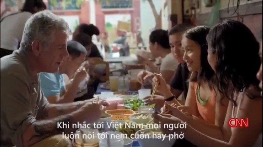 Những hình ảnh đáng nhớ của đầu bếp Anthony Bourdain trong hành trình khám phá ẩm thực Việt Nam - Ảnh 12.