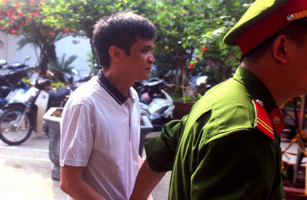 Thầy giáo khai nhiều lần dâm ô học sinh ở phòng ngủ, lớp học thêm và trường học - Ảnh 1. Thầy giáo khai nhiều lần dâm ô học sinh ở phòng ngủ, lớp học thêm và trường học 1
