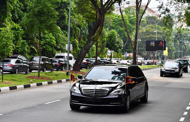 [ẢNH] Cận cảnh đoàn xe hộ tống hùng hậu của lãnh đạo Triều Tiên Kim Jong-un tại Singapore - Ảnh 1.