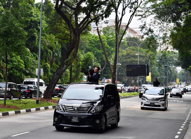 [ẢNH] Cận cảnh đoàn xe hộ tống hùng hậu của lãnh đạo Triều Tiên Kim Jong-un tại Singapore - Ảnh 4.