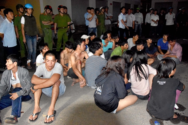 Vụ đám đông ném đá, gây rối ở Bình Thuận: Nhiều người khai được cho tiền 1
