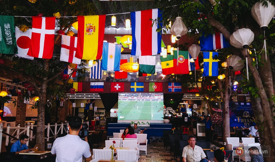 Quán nhậu giảm giá, siêu thị ở Sài Gòn tung khuyến mãi “ăn theo” mùa World Cup 2018 để hút khách - Ảnh 4.