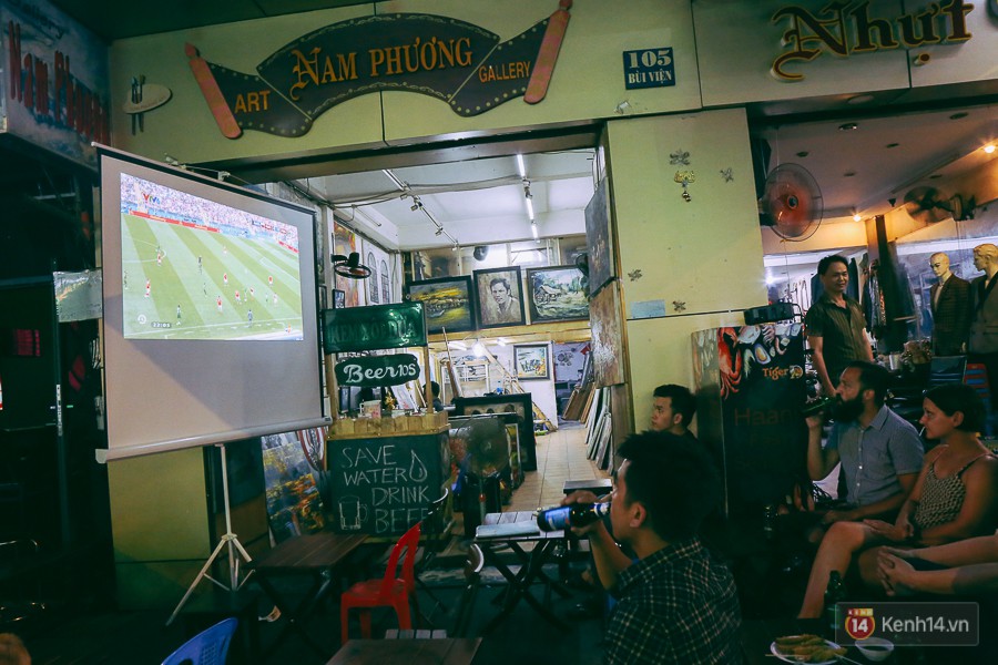 Phố Tây ở Sài Gòn chật kín trong ngày khai mạc World Cup 2018, khách Nga hò hét ăn mừng khi đội nhà thắng đậm - Ảnh 10.