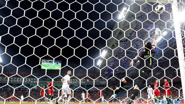 Bồ Đào Nha 3-3 Tây Ban Nha: Cả thế giới ngả mũ thán phục Ronaldo - Ảnh 7.
